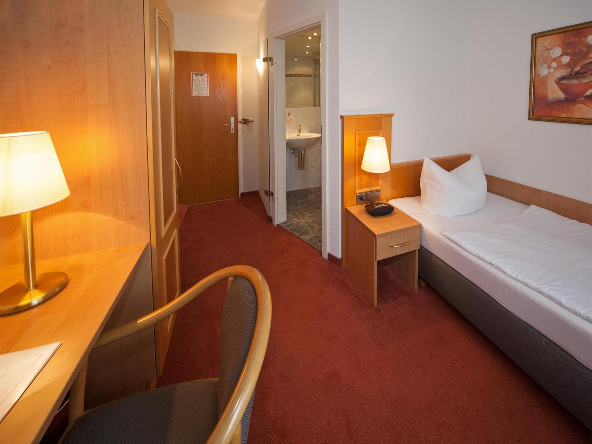 Hotel Engel Rheinmunster Zimmer foto
