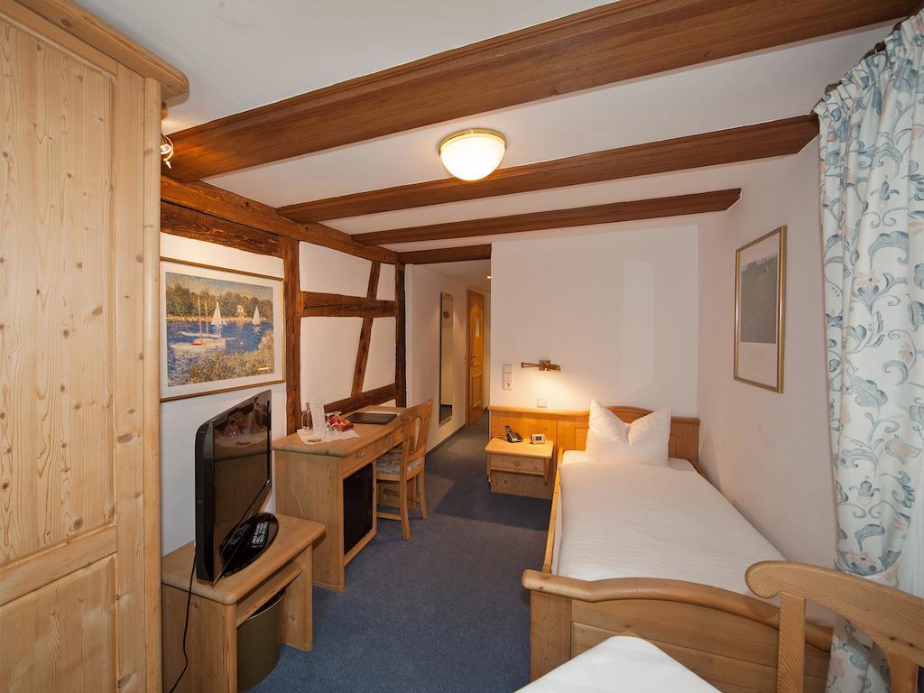 Hotel Engel Rheinmunster Zimmer foto