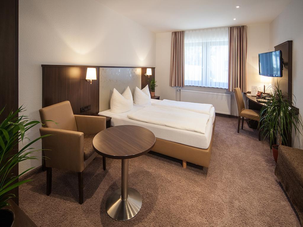 Hotel Engel Rheinmunster Zimmer foto